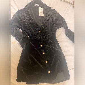 Brand new with tags Zara buttoned dress.